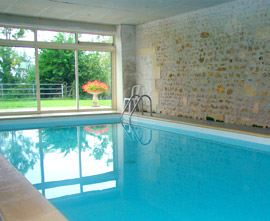 Location gite avec piscine intérieure chauffée Charente Maritime